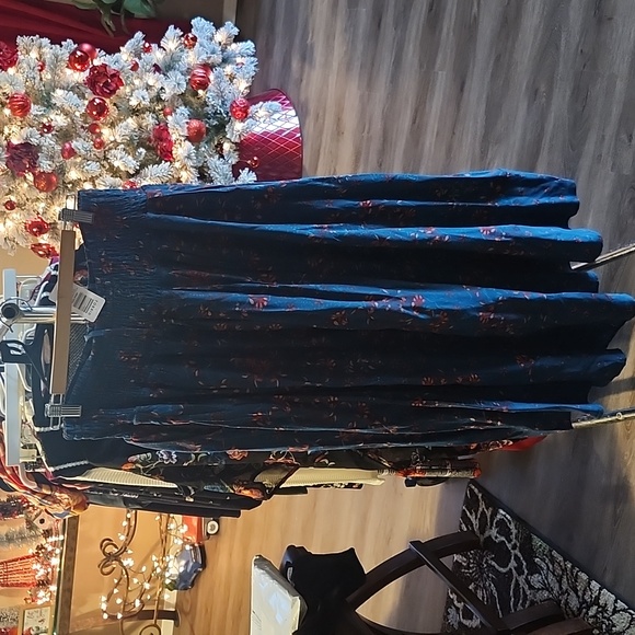 Floral long skirt - Picture 4 of 7